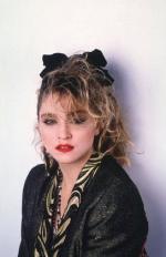 Мадонна: 272x420 / 22 Кб