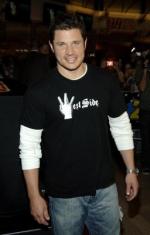 Ник Лаше: 256x400 / 19 Кб