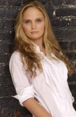 Хэлли Вегрин Гросс: 1334x2048 / 478 Кб