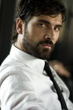 Люка Калвани: 851x1280 / 116 Кб