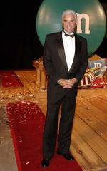 Джон О’Харли: 250x400 / 24 Кб