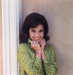 Мэри Тайлер Мур: 1987x2048 / 545 Кб