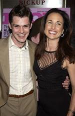 Кенни Дафти: 261x400 / 25 Кб