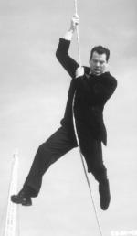 Пирс Броснан: 450x772 / 31 Кб