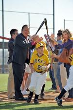 Джеймс Белуши: 333x500 / 49 Кб