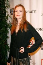 Дэрби Стэнчфилд: 450x675 / 59 Кб