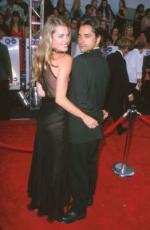 Джон Стамос: 262x400 / 19 Кб