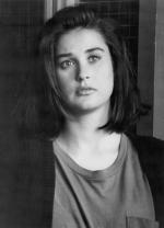 Деми Мур: 927x1280 / 153 Кб