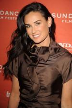 Деми Мур: 270x400 / 24 Кб