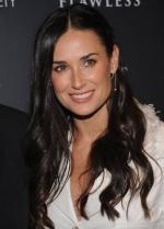 Деми Мур: 288x400 / 23 Кб