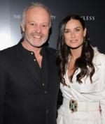 Деми Мур: 338x400 / 25 Кб