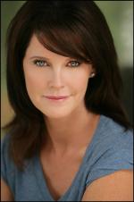 Мэйви Куинлэн: 1365x2048 / 276 Кб