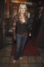 Мэйви Куинлэн: 266x400 / 22 Кб