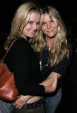 Мэйви Куинлэн: 273x400 / 24 Кб