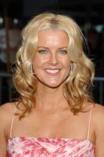 Мэйви Куинлэн: 266x400 / 25 Кб