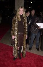 Мэйви Куинлэн: 256x400 / 23 Кб