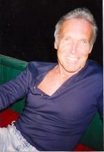 Daniel Keough: 800x1170 / 194 Кб