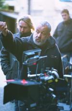 Майк Ли: 485x743 / 45 Кб