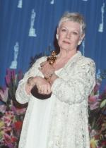 Джуди Денч: 286x400 / 24 Кб