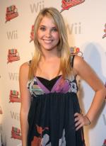 Эшли Бенсон: 292x400 / 24 Кб