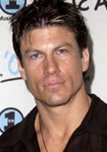 Пол Логан: 288x409 / 19 Кб