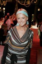 Тара Рид: 267x400 / 31 Кб