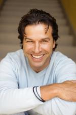 Christopher Maleki: 1365x2048 / 197 Кб