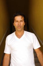 Christopher Maleki: 1365x2048 / 205 Кб