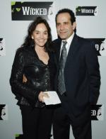 Брук Эдамс: 307x400 / 24 Кб