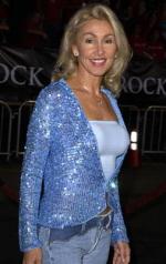 Linda Thompson: 253x400 / 25 Кб