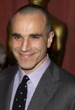 Дэниэл Дэй-Льюис: 273x400 / 22 Кб