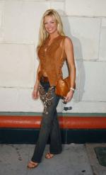 Никки Шилер Зиринг: 243x400 / 19 Кб