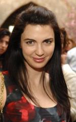 Shiva Rose: 248x400 / 23 Кб