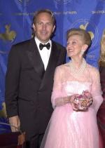 Кевин Костнер: 285x400 / 23 Кб