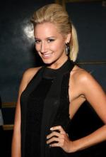 Эшли Тисдейл: 272x400 / 21 Кб