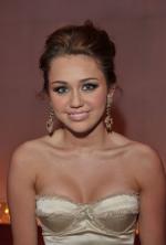 Майли Сайрус: 406x600 / 30 Кб