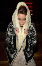 Майли Сайрус: 385x600 / 52 Кб