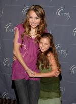 Майли Сайрус: 439x600 / 51 Кб