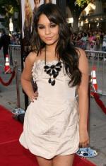 Ванесса Энн Хадженс: 256x400 / 29 Кб