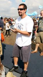 Адам Сэндлер: 223x400 / 27 Кб