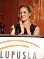 Дрю Бэрримор: 301x400 / 22 Кб