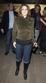 Дрю Бэрримор: 221x400 / 21 Кб