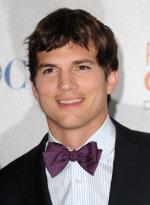 Эштон Кутчер: 293x400 / 21 Кб