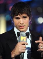 Эштон Кутчер: 298x400 / 21 Кб