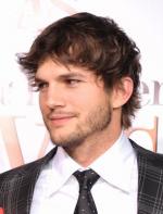 Эштон Кутчер: 305x400 / 24 Кб