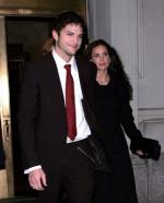 Эштон Кутчер: 323x400 / 23 Кб