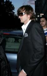 Эштон Кутчер: 247x400 / 19 Кб