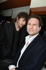 Эштон Кутчер: 267x400 / 19 Кб