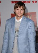 Эштон Кутчер: 285x400 / 24 Кб