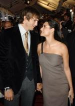 Эштон Кутчер: 286x400 / 25 Кб